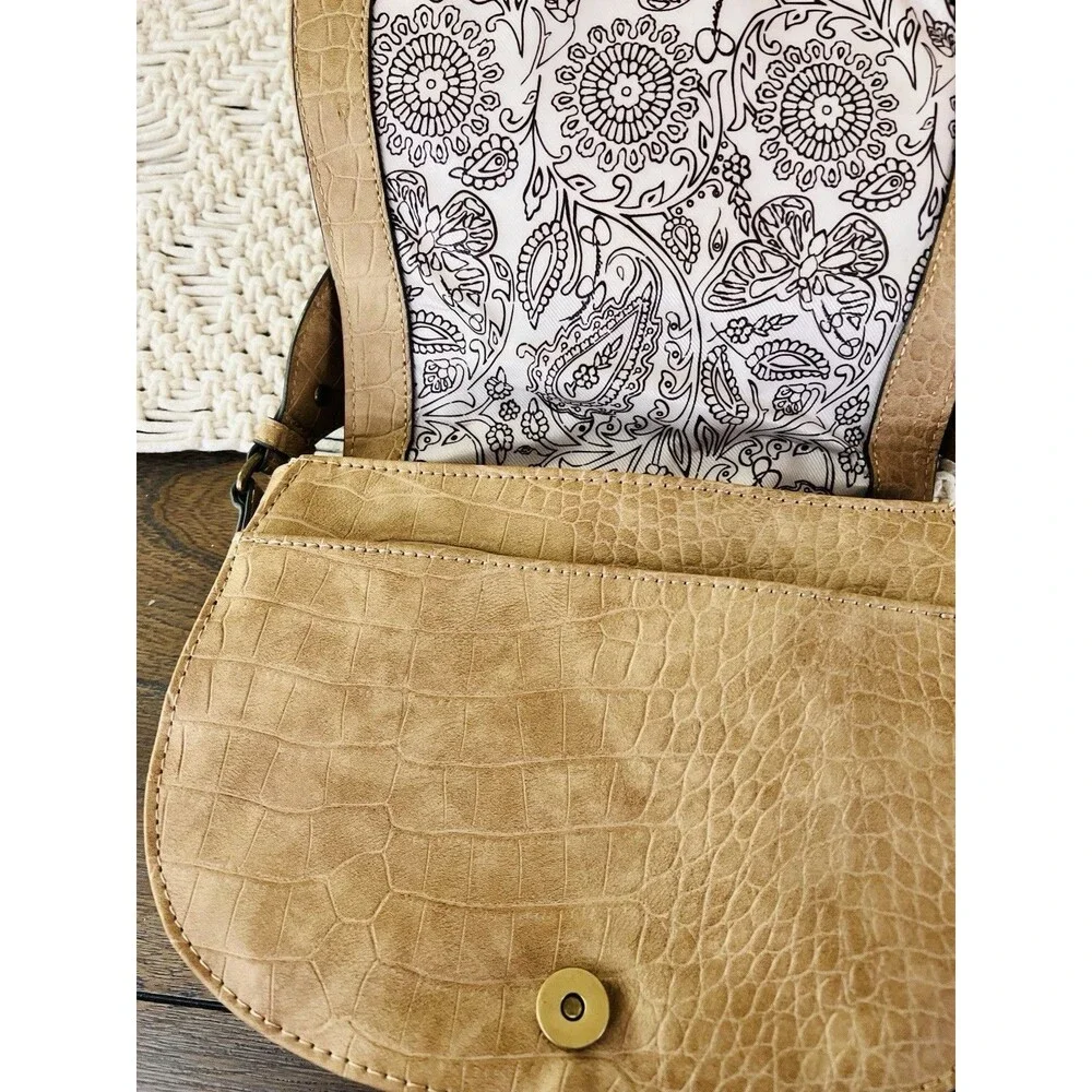 Jessica Simpson Asher Camel Brown Vegan Leather Crossbody Saddle Bag Purse Studs